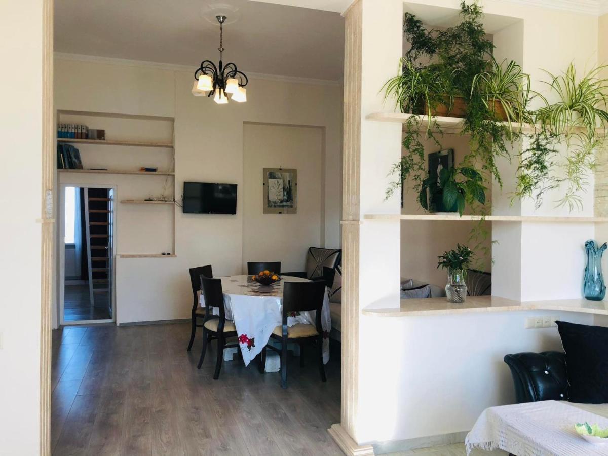 Bis-A Guesthouse Makhinjauri Eksteriør bilde